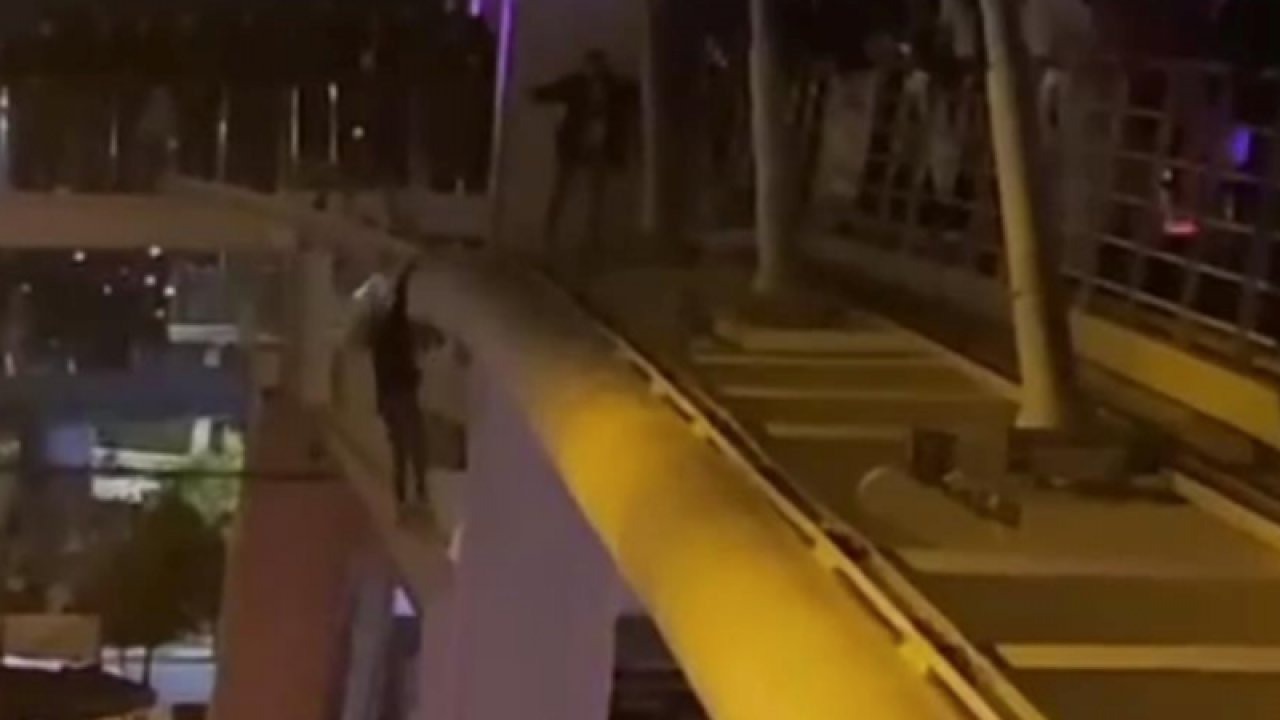 17 yaşındaki genç kız köprüden atladı, aşağıda bekleyen polisler tuttu... O Anlar Saniye Saniye Kamerada