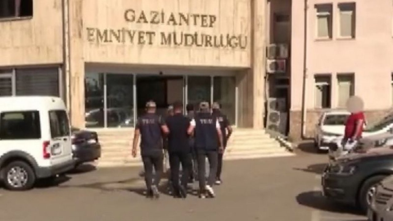 Gaziantep’te Terörle Mücadele Şube Müdürlüğü ekipleri FETÖ/PDY silahlı terör örgüt mensuplarının yakalanmasına yönelik operasyon yaptı