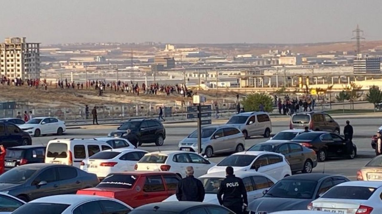 Gaziantep FK Kayserispor maçı sonrası taraftar arasında olay çıktı. Küfürler Taşlar Havada Uçuştu...Taraftarlar Birbirine GİRDİ!