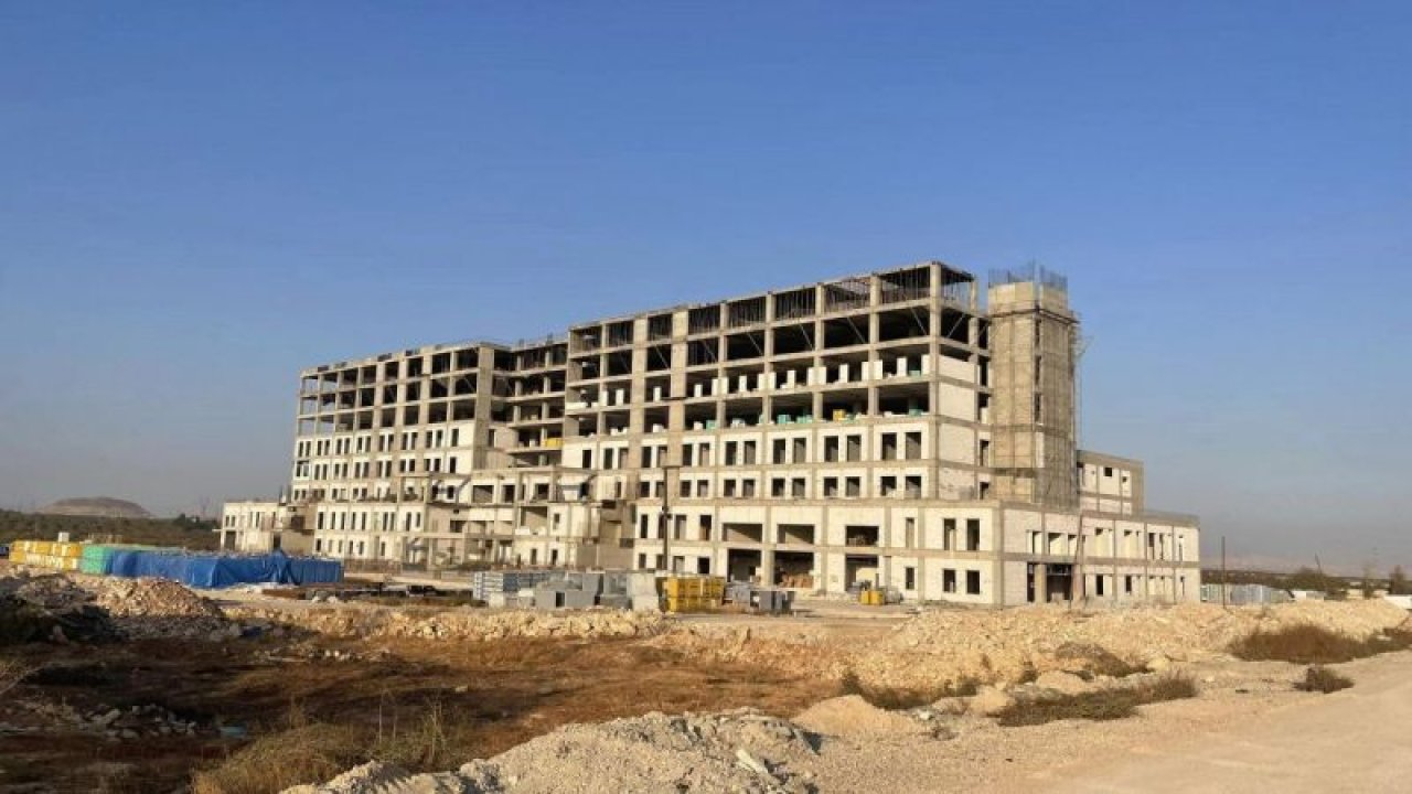 400 yataklı Nizip Devlet Hastanesi inşaatı sürüyor