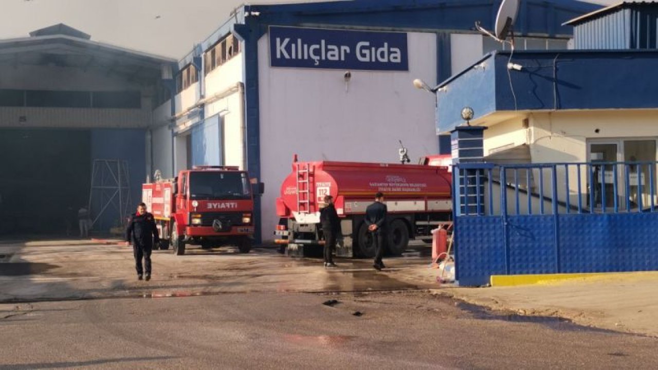 İşte Detaylar... Gaziantep'te Tekstil fabrikasında çıkan yangın gıda deposuna sıçradı