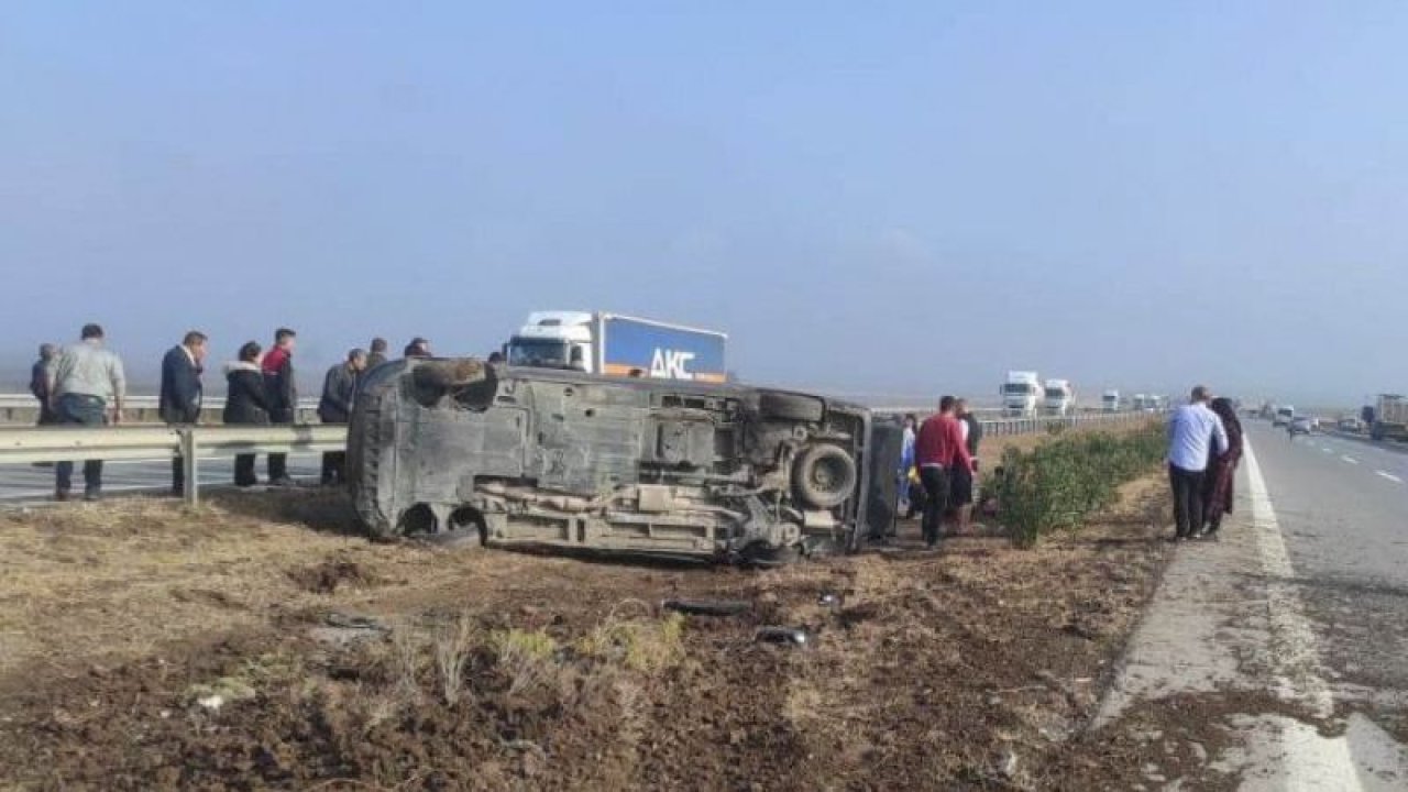Gaziantep'in Nurdağı ilçesinde düğüne gidenleri taşıyan minibüs devrildi! Ortalık Savaş Alanına Döndü!  Devrilen minibüsteki 1 kişi öldü, 10 kişi yaralandı... VİDEO HABER