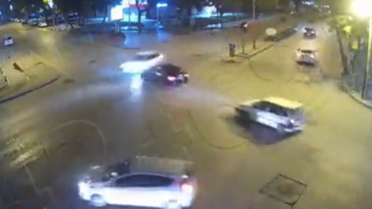 Gaziantep’te 'YOK ARTIK' dedirten Trafik kazaları KGYS kameralarına yansıdı... Video Haber