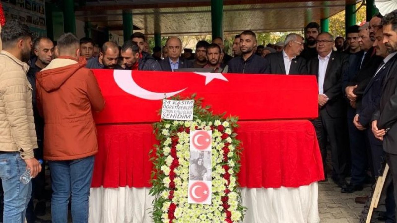 Gaziantep'in Karkamış ilçesine yapılan hain saldırıda Şehit olan Öğretmen Ayşenur Alkan son yolculuğuna uğurlandı