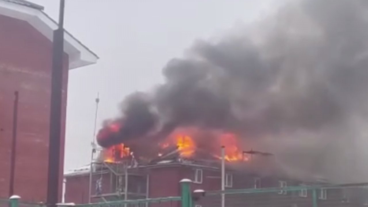 Rusya’da otelde yangın: 200 kişi tahliye edildi
