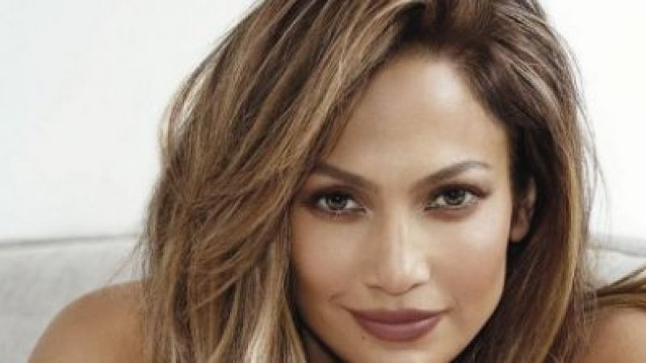Tüm Dünya Jennifer Lopez JLO'yu soruyor...  Jennifer Lopez, 226 milyon takipçiye sahip olduğu Instagram hesabındaki gönderileri Salı günü geç saatlerde aniden kaldırdı.