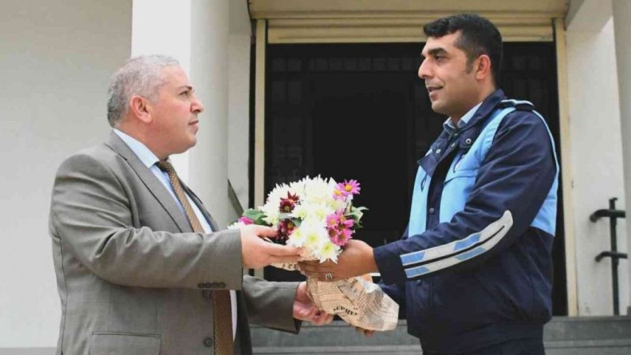 Gaziantep'te Öğretmenler Günün 'de Tüm okullara çiçek gönderdi