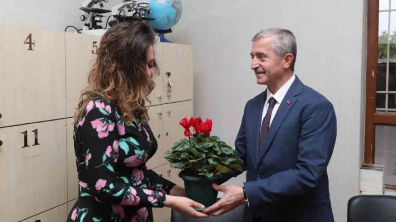 Gaziantep Şahinbey Belediye Başkanı Mehmet Tahmazoğlu öğretmenleri ziyaret etti