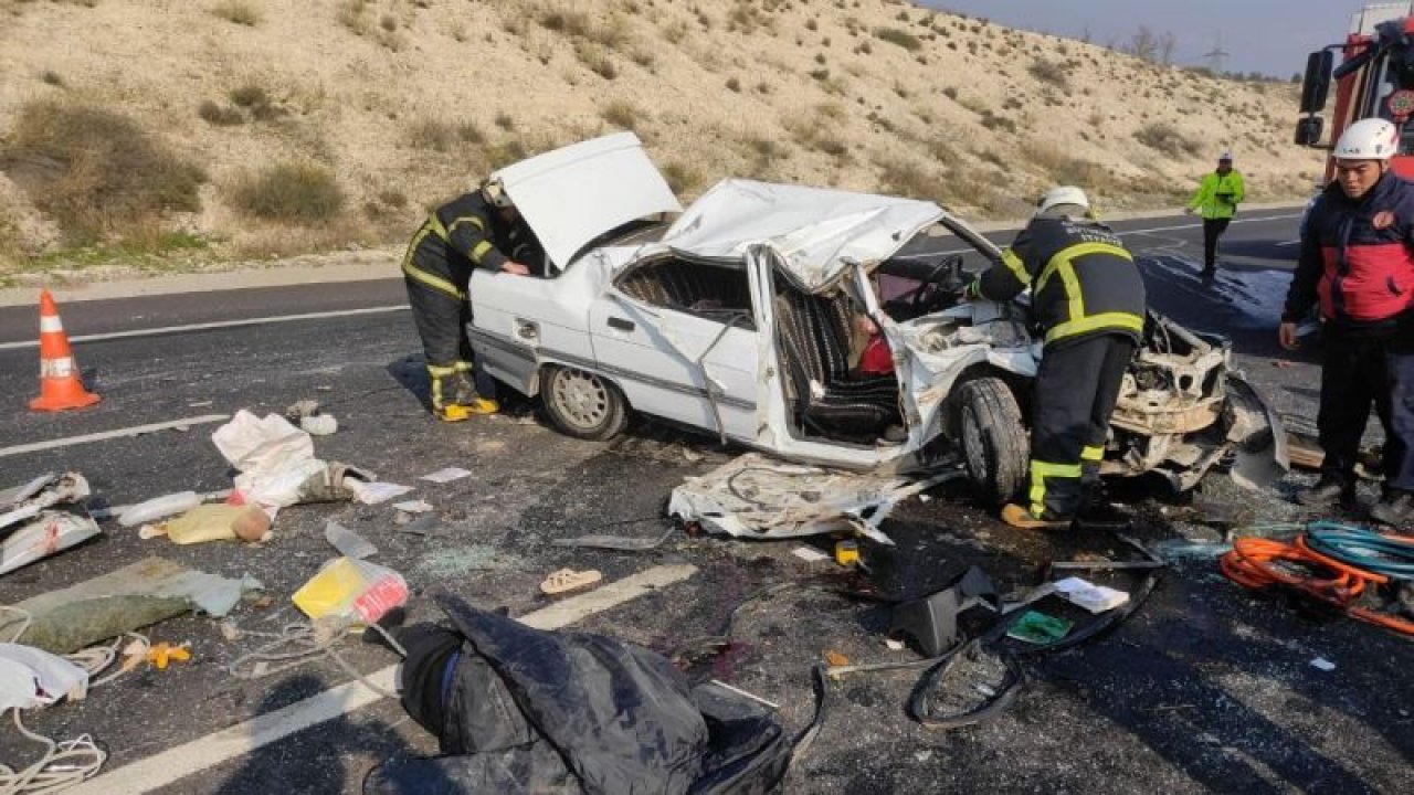 Gaziantep'te Otomobil kamyona çarptı! Feci kazada 10 yaşındaki bir kız çocuğu hayatını kaybederken, 2 kişi de ağır yaralandı