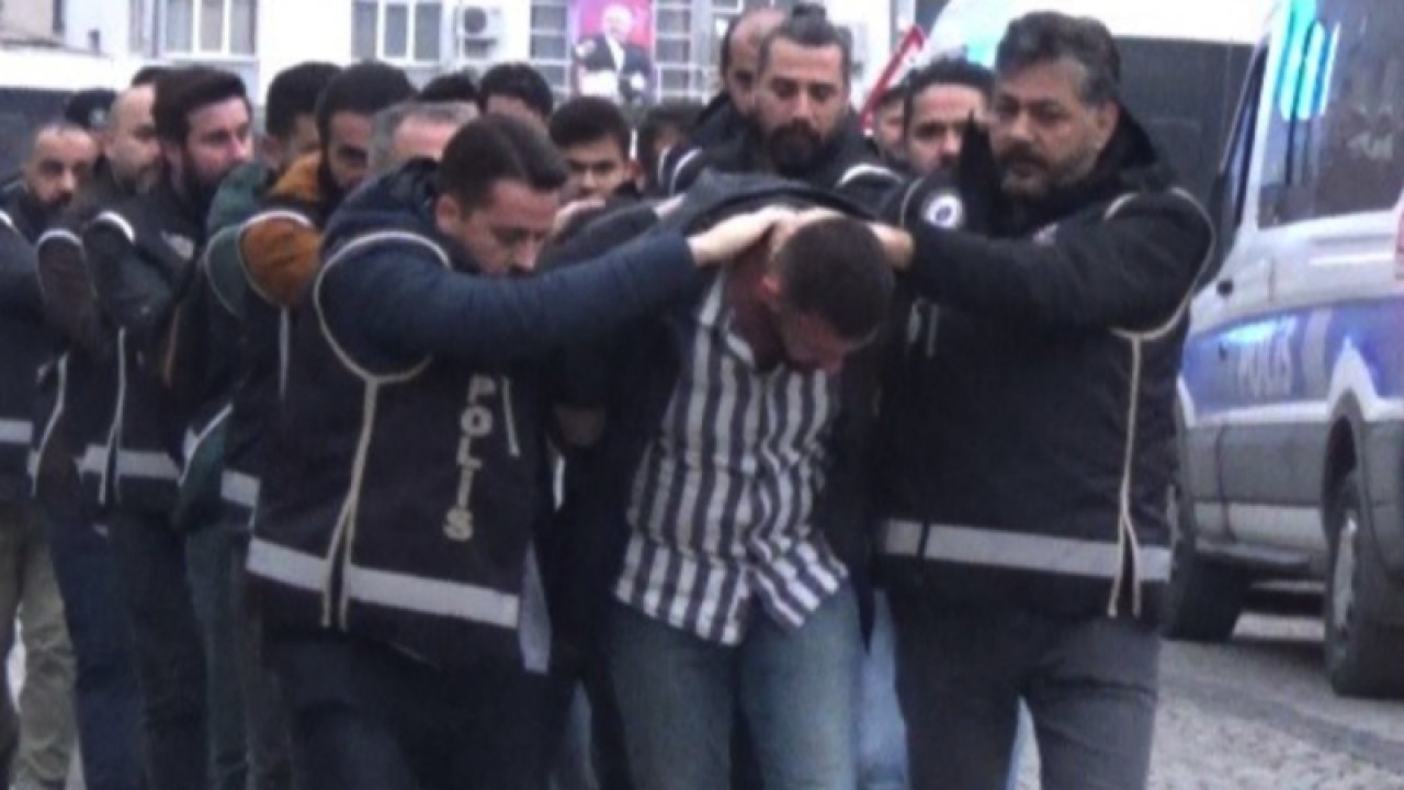 İzmir merkezli Gaziantep, Balıkesir, Konya ve Isparta’da eş zamanlı operasyonla 43 şüpheli yakalandı! 'Baybekler' olarak tanınan 19 çete üyesi de Adliyeye sevk edildi.