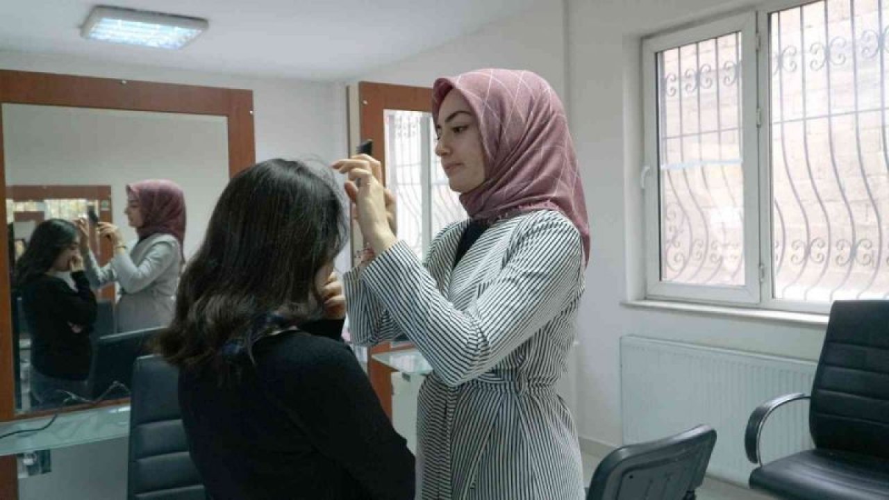 Gaziantep'te Kuaförlük ve cilt bakım kursuna yoğun ilgi