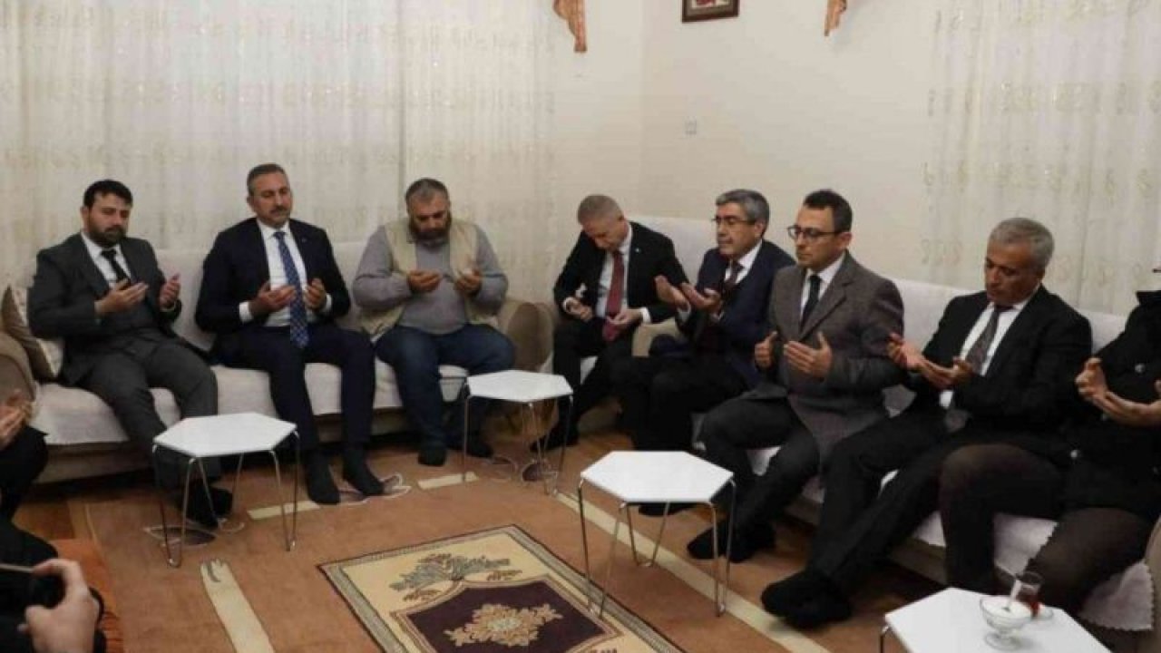 Gaziantep'li Eski Adalet Bakanı Gül’den şehit öğretmenin ailesine ziyaret