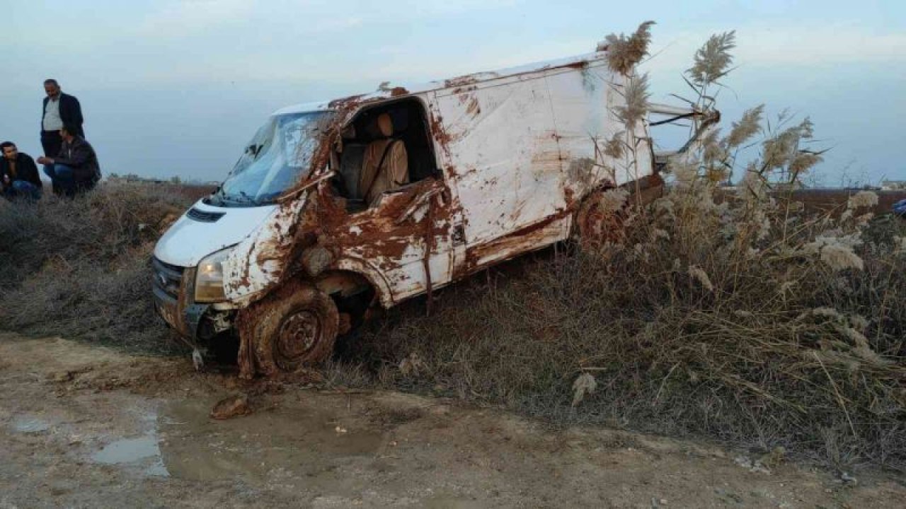 Şanlıurfa'da Facia! Şanlıurfa’da kaçak göçmenleri taşıyan minibüsün tahliye kanalına devrilmesi sonucu 9 kişi hayatını kaybetti