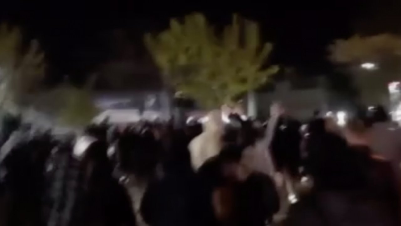 İran’da göstericiler yeniden sokaklarda