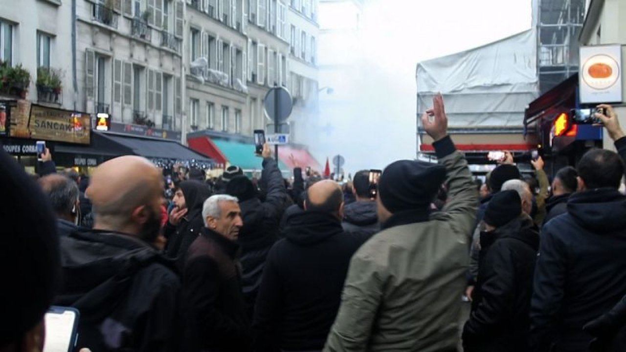 Fransa’da polisle göstericiler arasında çatışma
