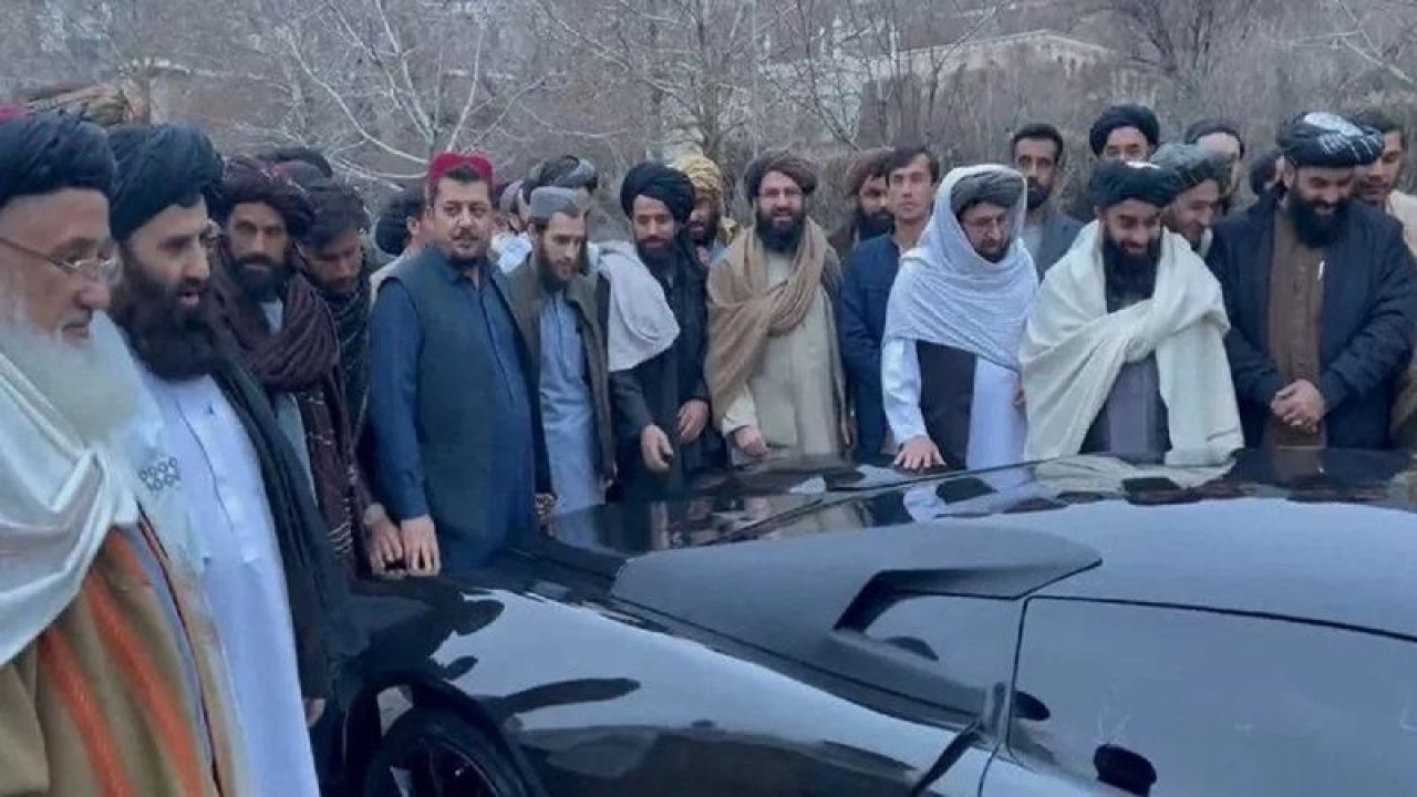 Taliban’ın tanıttığı süper otomobil Toyota Corolla çıktı! Standart arabayla aynı motor var... İşte Taliban'ın Arabası MADA 9