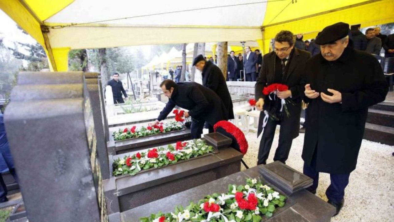 SANKO Holding Kurucusu Sani Konukoğlu, mezarı başında anıldı