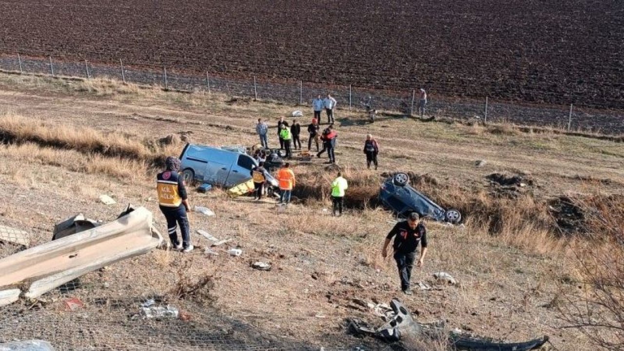 Osmaniye-Gaziantep oto yolu gişeler yakınında trafik kazası: 1 ölü, 2 yaralı