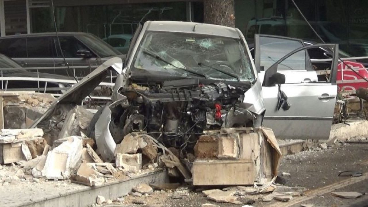 Gaziantep'te feci kaza! Kontrolden çıkan araç bahçe duvarını yıkarak durabildi! Kazada 4 kişi yaralandı