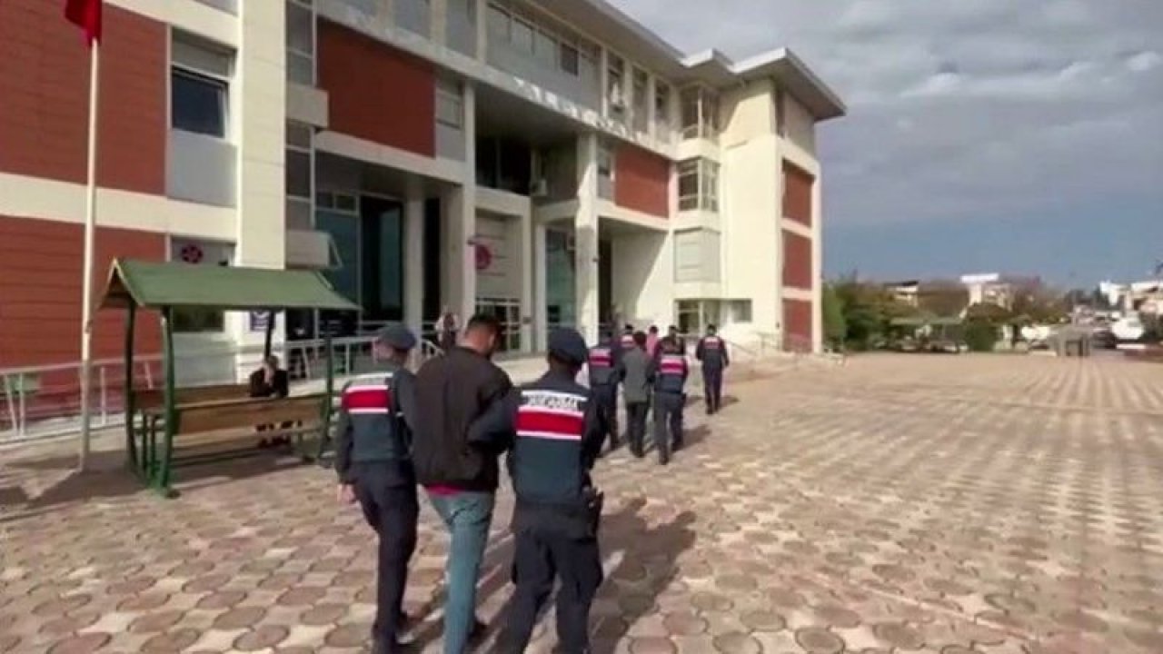 Gaziantep’te jandarma ekiplerinin yaptığı operasyonlarda hırsızlık şüphelisi 22 kişi tutuklandı
