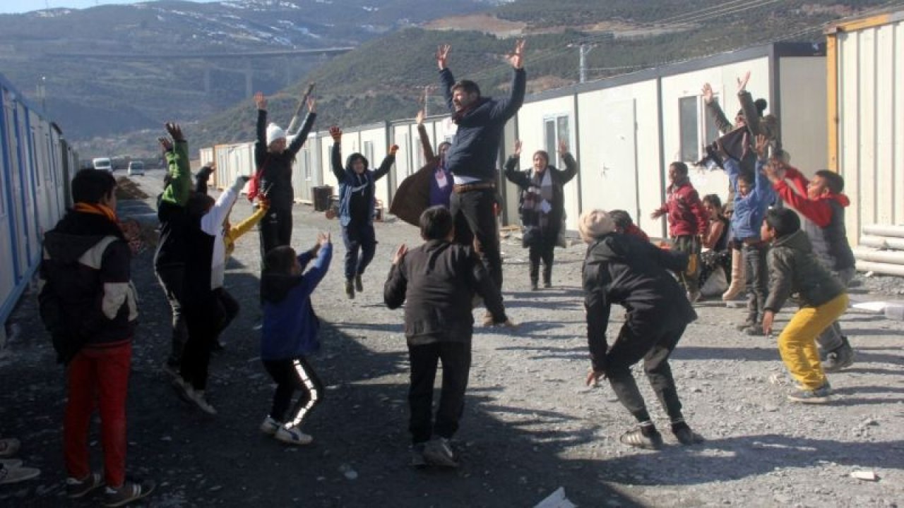 Gaziantep'te depremden etkilenen çocuklara psikolojik destek verilmeye başlandı