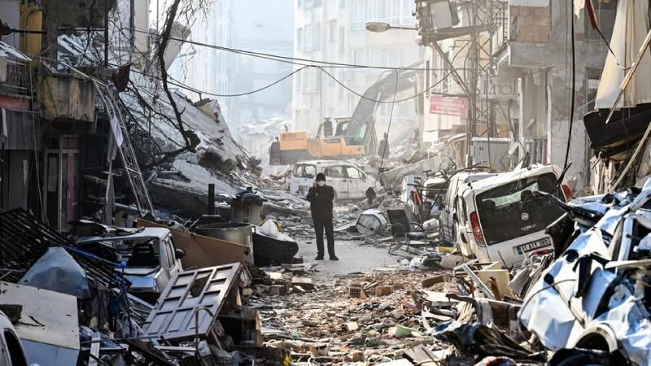 Gaziantep ve deprem bölgelerinde son durum ! Deprem bölgelerindeki tablonun acısı bir kez daha katlandı! Vefat edenlerin sayısı 35 bini aştı!