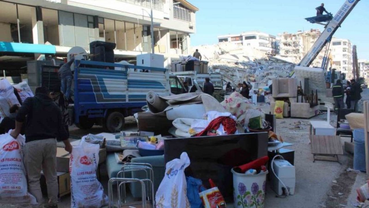 Gaziantep'in Nurdağı ilçesi’ndeki depremzedeler yarım kalan hayalleriyle ilçeyi terk ediyor