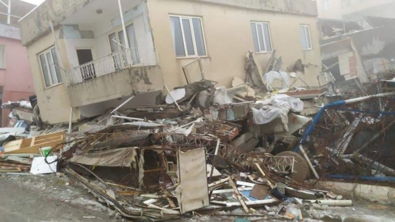 Gaziantep'te depremlerde 4 katlı binaları 5 saniye içinde yıkıldı... Korku dolu O anları anlattılar