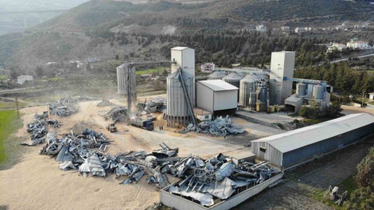 Deprem Gaziantep’in Nurdağı ilçesindeki dev buğday ve mısır silolarını yerle bir etti