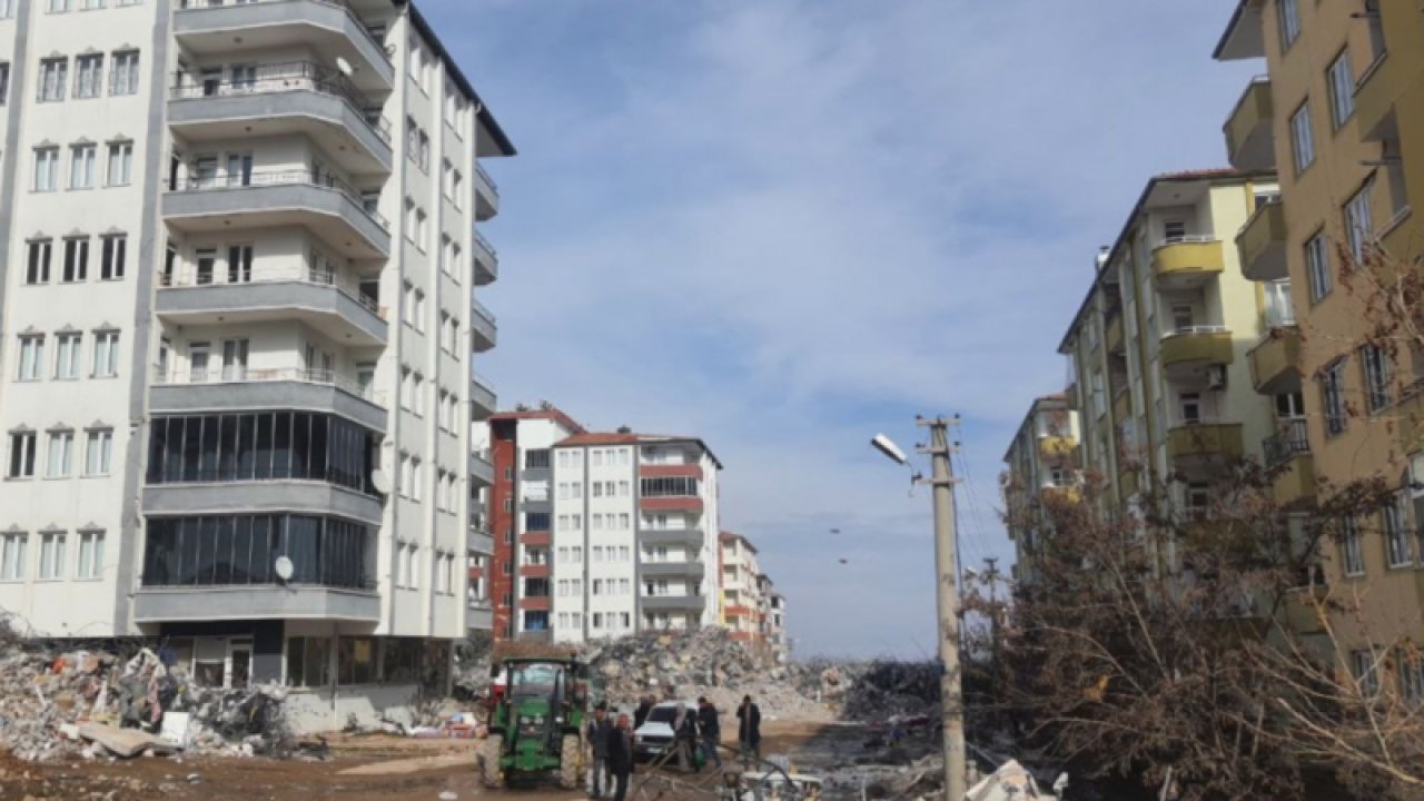 Gaziantep'te hasar tespit çalışmaları devam ederken, vatandaşlar verilen raporlara güvenemiyor.