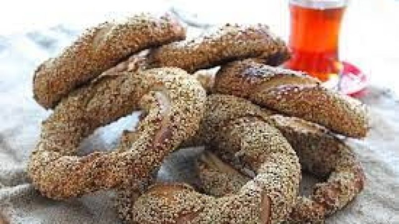 Simit Severler İçin Evde Kolay Tarif! Evde Gevrek Simit Yapmaktan Kendinizi Alıkoyamayacaksınız!