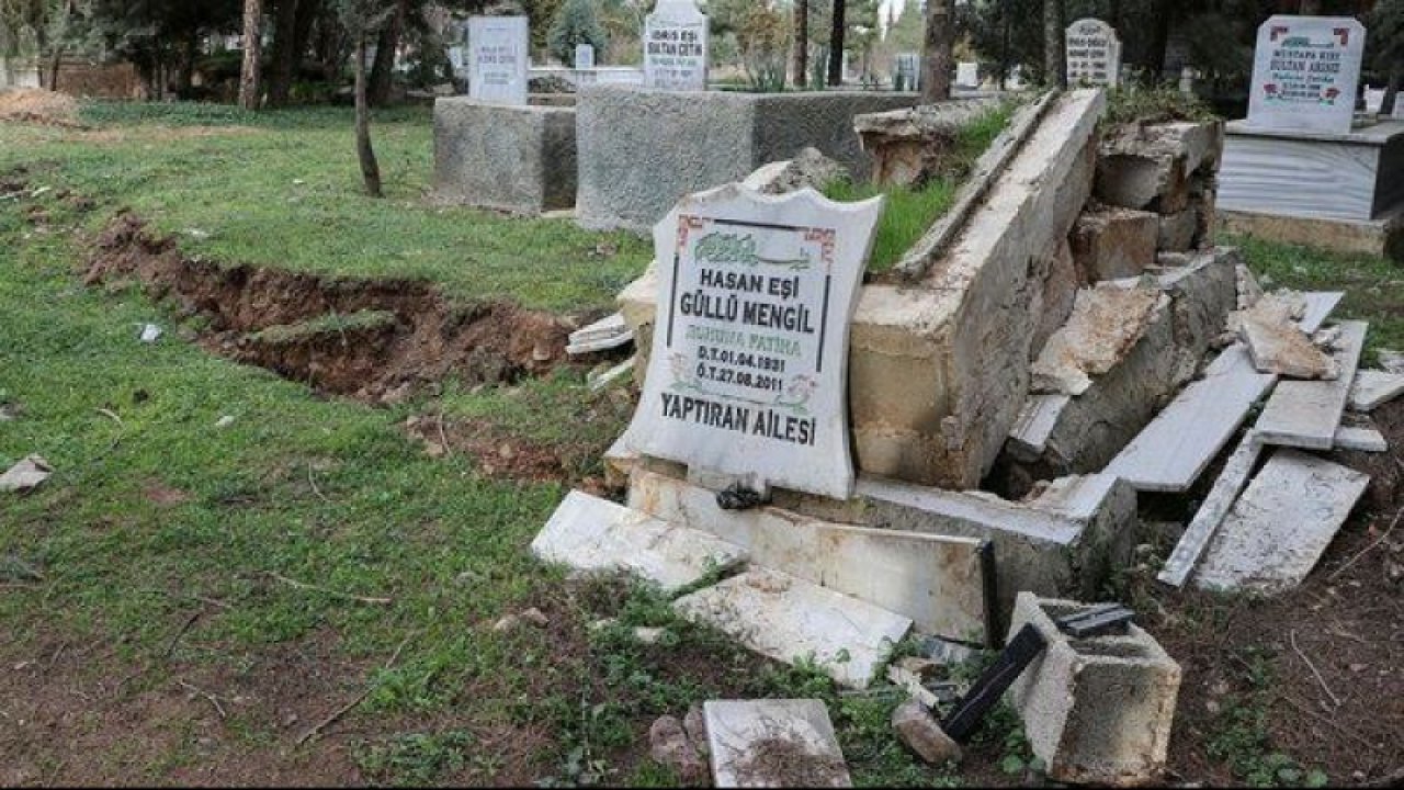 Deprem Felaketi Gaziantep'i Yıktı Geçti!  Gaziantep Nurdağı'nda Bazı Mezarların Yönü Değişti!