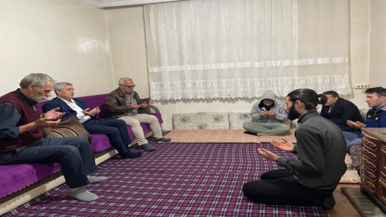 Şahinbey Belediye Başkanı Mehmet Tahmazoğlu'ndan, depremde yakınlarını kaybeden ailelere taziye ziyareti
