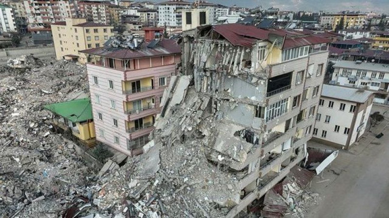 Gaziantep'te deprem sonrasında yıkım şaşkınlığı! Orta hasarlı binalar ne olacak? İNSANLAR SOKAKTA