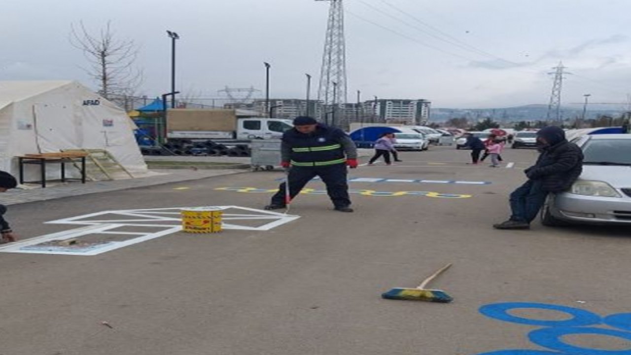 Şahinbey Belediyesi Adıyaman’daki depremzede çocuklar için oyun alanları oluşturuluyor