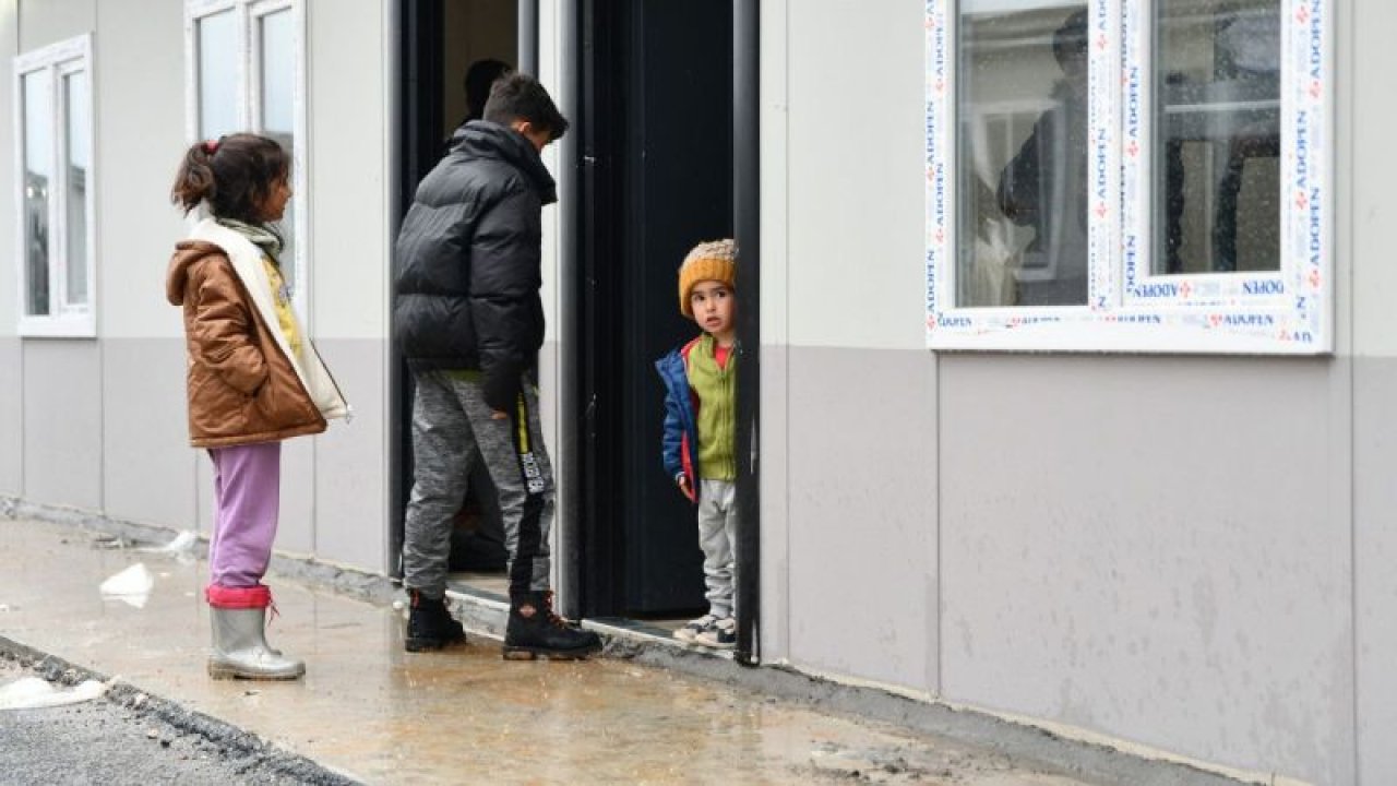 Gaziantep Nurdağı'nda depremzedeler prefabrik evlere yerleşmeye başladı