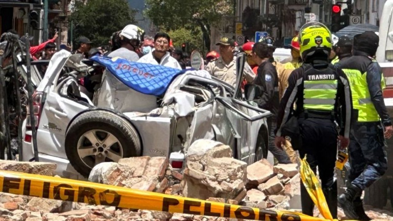 Ekvador’da 6,7 büyüklüğündeki depremde 14 kişi öldü... Dehşet Anları