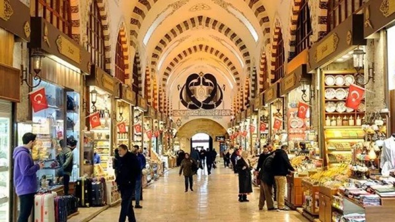 Ramazan öncesi Mısır Çarşısında tansiyon yükseldi! Deprem etkisi çarşıya nasıl yansıdı! Hurma, antep fıstığı, kayısı fiyatları…