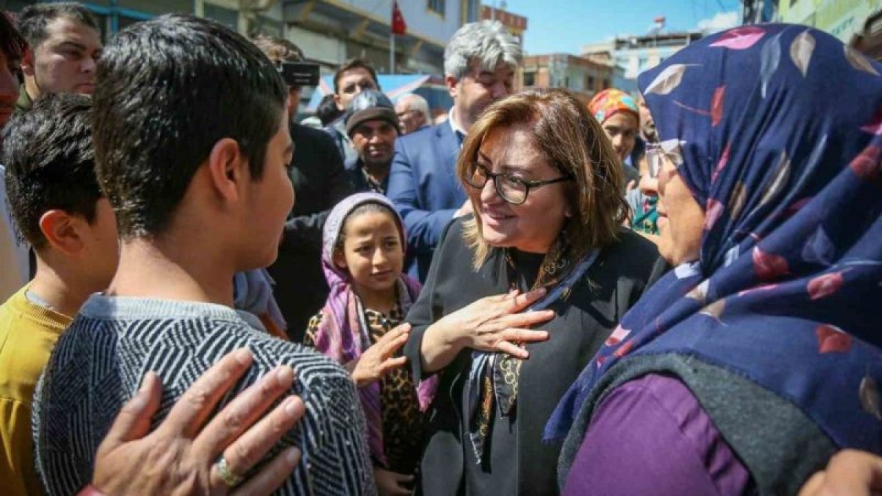 Büyükşehir Belediye Başkanı Fatma Şahin, Barak Mahallesi’ni ziyaret etti