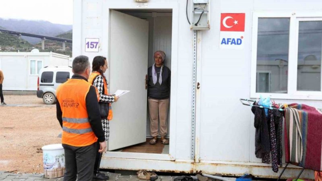Gaziantep’te engelli depremzedelere medikal malzeme dağıtılıyor