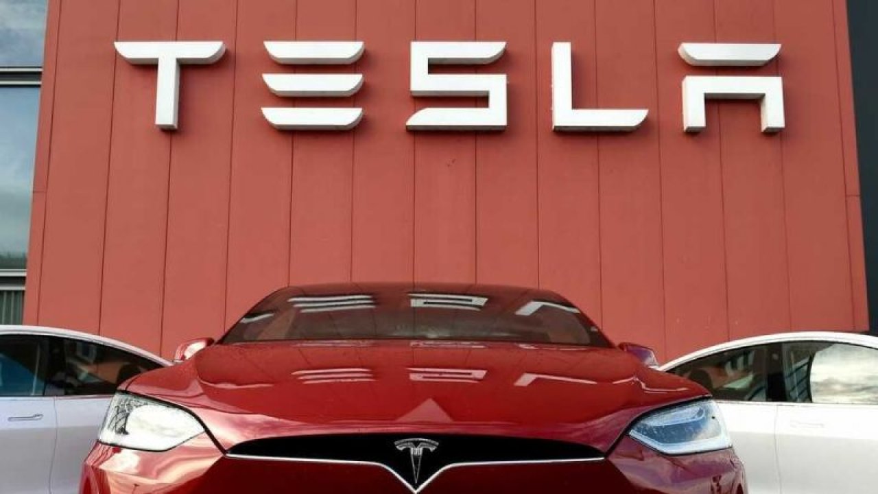 Tesla Türkiye’ye geliyor! Tesla’nın satış rekorları ise kendini katladı!
