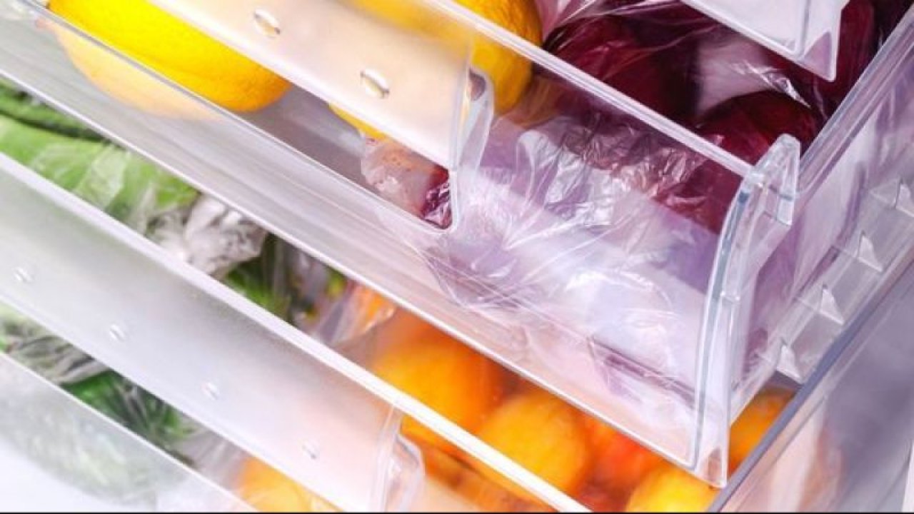 Buzdolabınızda asla bu yiyecekleri bulundurmayın! Bal, reçel, sarımsak… Daha pek çok yiyecek kesinlikle buzdolabında saklanmamalı!