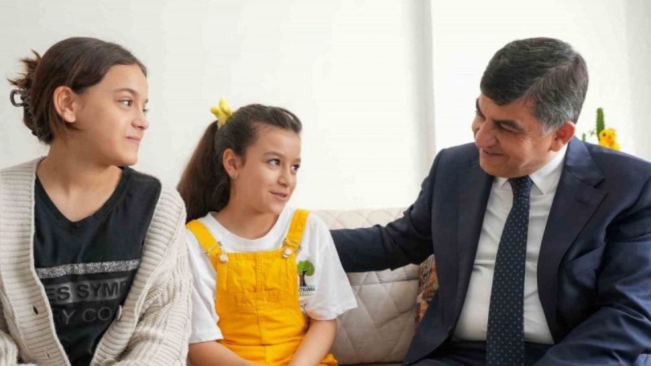 Şehitkamil Belediye Başkanı Rıdvan Fadıloğlu ailelerin evine misafir oldu