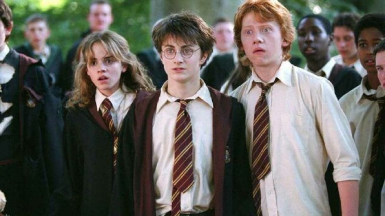 Warner Bros müjdeyi verdi! Harry Potter dizi formatıyla yayına girmeye hazırlanıyor! "10 yıllık uzun bir serüven" olacak!
