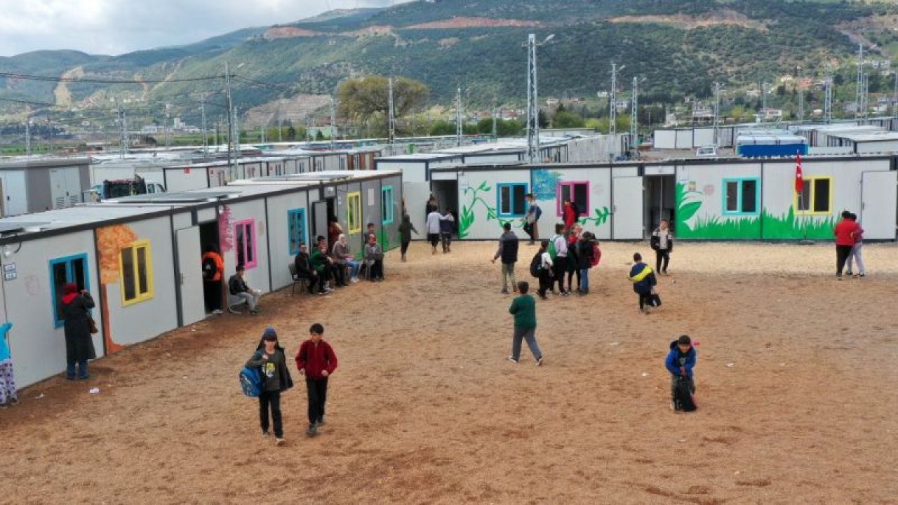 Gaziantep'in Nurdağı ve İslahiye ilçelerinde konteynerlerde eğitim gören afetzede öğrenciler, ikinci ara tatil dönemine girdi