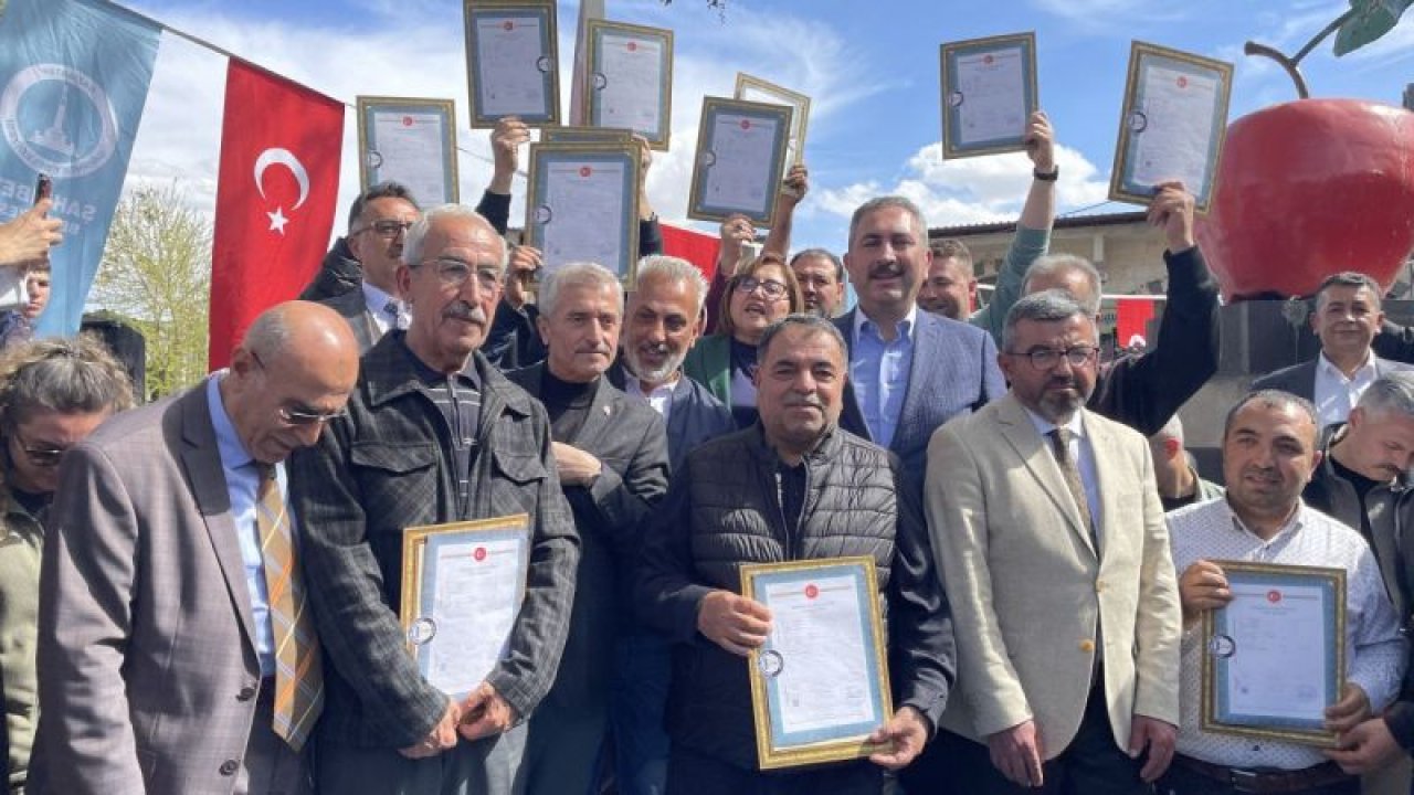 Gaziantep'in tarihi Almacı Pazarı'ndaki esnafa tapuları törenle teslim edildi