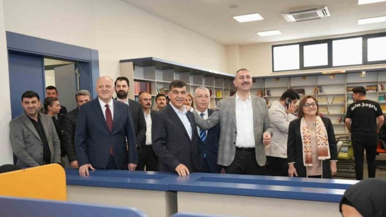 Öğrenciler sordu Abdulhamit Gül ile Başkan Rıdvan Fadıloğlu yanıtladı