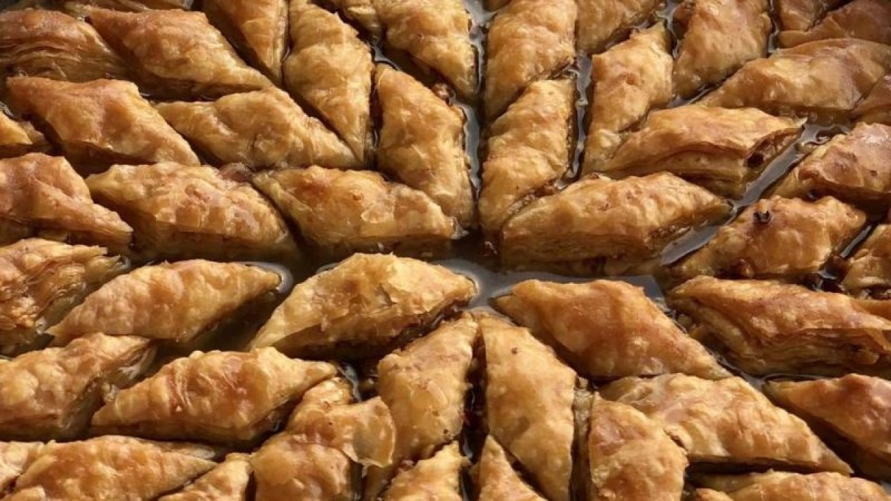 Ramazan Bayramı’nda Gaziantep baklavası CEP YAKTI! Bir dilim fıstıklı baklava fiyatı 3 ekmek fiyatına çıktı!