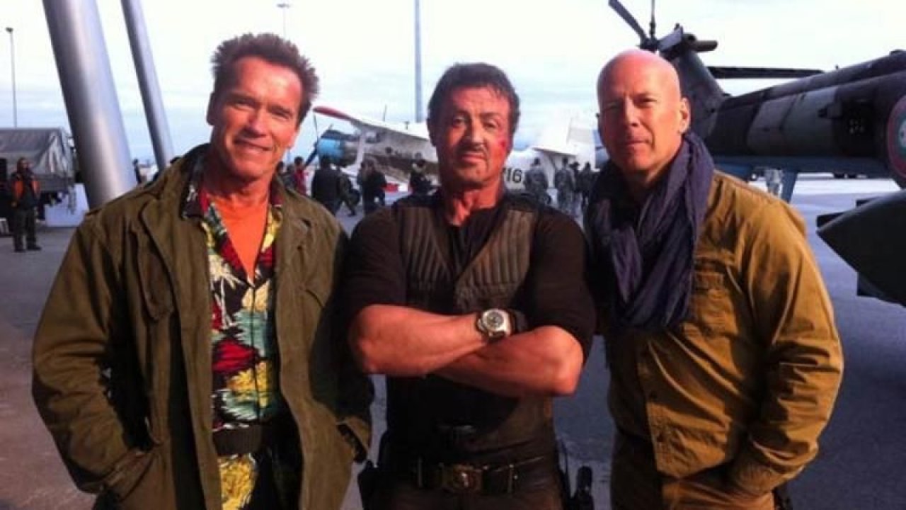 Arnold Schwarzenegger hayranlarına müjde! Cehennem Melekleri filminin yönetmeni ve Schwarzenegger aynı projede buluşuyor!