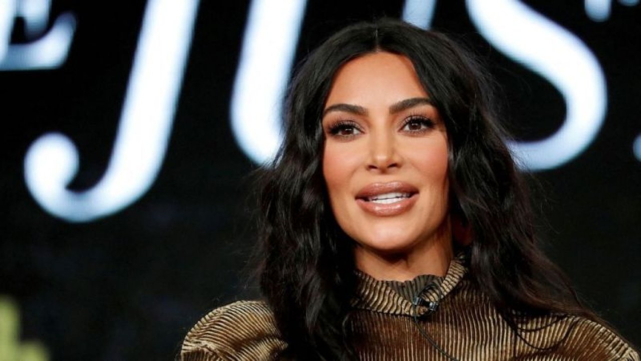 SKIMS’in kurucu Kim Kardashian’dan ilginç açıklama: Vücut şekillendiricilerimi…